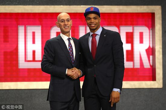 赛事中脱颖 赛事中脱颖