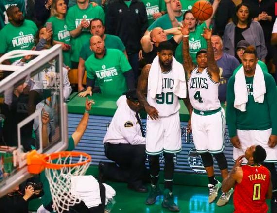 承担或通过 承担或通过