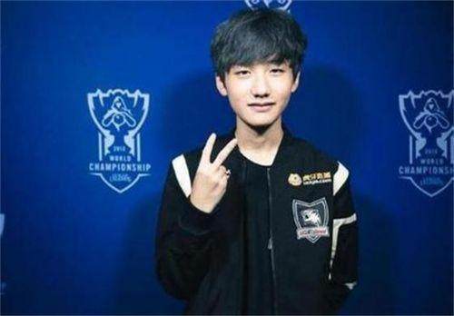 热议成都平广岛：联赛亚冠都蛮硬；租德尔加多需下载反诈app（成都与广岛握手言和引热议：联赛亚冠双线硬仗；租借德尔加多需先安装反诈App）